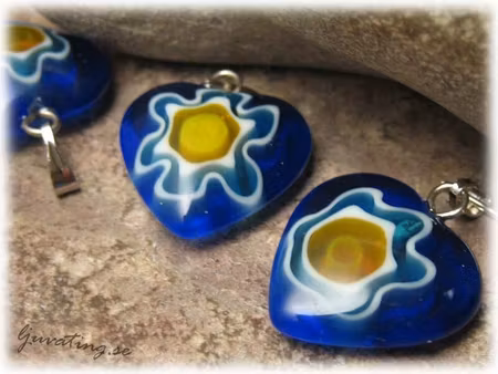 Basfärg mörkblå hänge hjärta ca 18x18mm