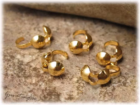 Förgylld knutgömma med krok 10-pack ca 3,5 mm