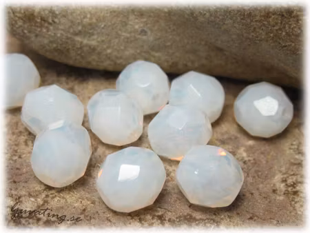 Vit opal med lyster facetterad 10-pack ca 8 mm