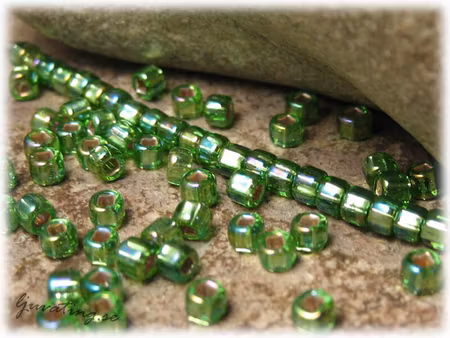 Matsuno äppelgrön silverlined SR rainbow 11/0