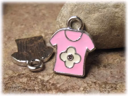 Berlock rosa t-shirt ca 19x16 mm