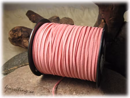 Fuskmocka rosa bredd ca 3 mm