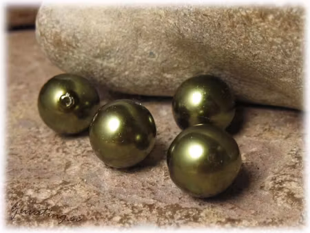 Vaxad grön Jablonex glaspärla ca 10 mm