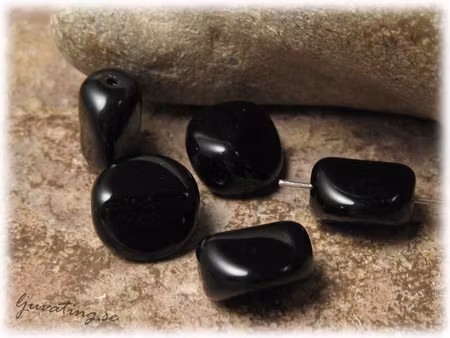 Svart flat kantig glaspärla 4-pack ca 11x11 mm