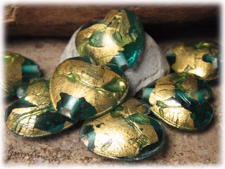 Hjärta teal med guldfoil ca 21x20 mm