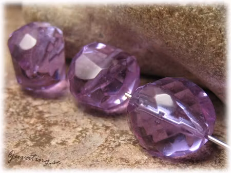 Lila facetterad stair ca 14x14x11 mm