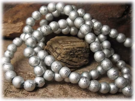 Matt silvergrå glaspärla med glitter 20-pack ca 8 mm