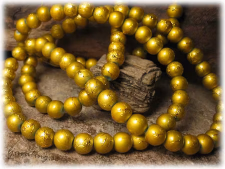 1 sträng senapsgul drizzle glaspärla ca 8 mm