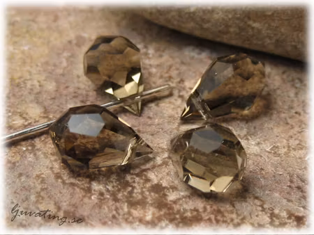 Black diamond droppe i slipad kristall ca10x6 mm