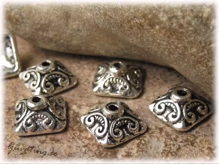 Pärlhatt kvadrat pyramid 6-pack ca 10x10 mm