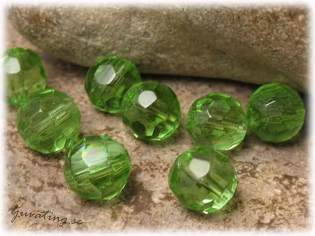 Facetterad pärla rund grön 10-pack ca 8 mm