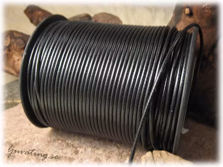 Tvinnad vaxad bomull svart tjocklek ca 2 mm