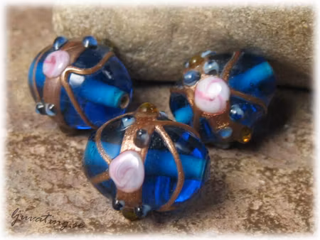 Wedding Cake blå oval pärla ca 17x14 mm