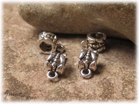 Platinafärgad hanger med ögla 4-pack ca 7x12 mm
