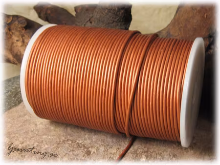 Runt läderband metallic coppar tjocklek ca 2 mm
