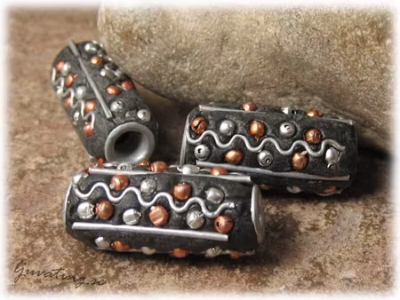 Kashmiripärla rör med detaljer ca 25x12 mm