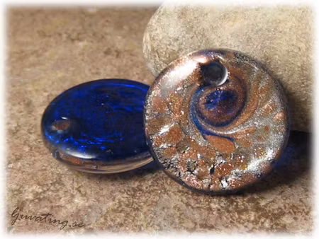 Glashänge mindre flat rund blå silverfoil ca 21 mm