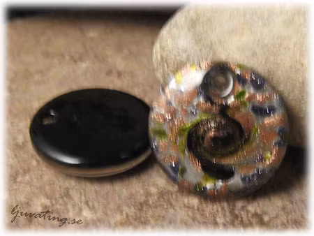 Glashänge mindre flat rund svart silverfoil ca21mm