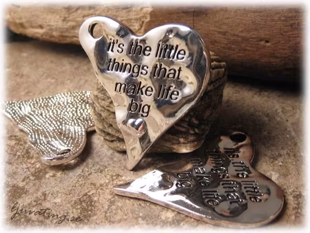 Budskapsberlock hjärta it´s the little things...