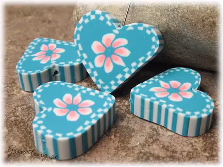 Lerpärla grönt hjärta med rosa blomma ca 22 mm