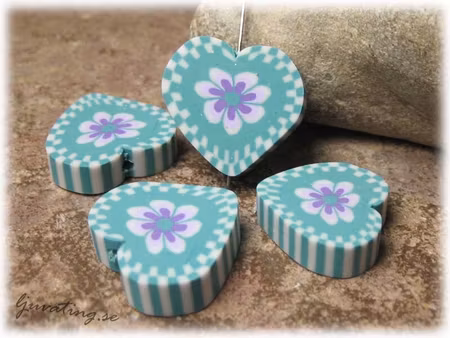 Lerpärla grönt hjärta med lila blomma ca 19 mm