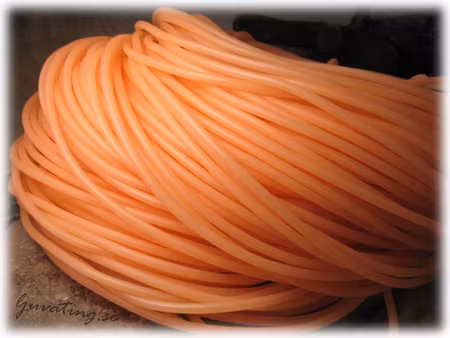Orange rund massiv gummislang tjocklek ca 4 mm