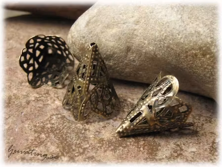 Filigran kåpa/hatt/kon antik bronsfärgad ca20x17mm