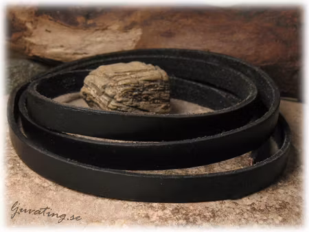 Läderband platt svart bredd 10 mm tjocklek 2,5 mm