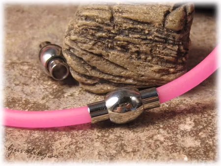 Magnetlås i rostfritt stål ca 17x9 mm hål ca 4 mm