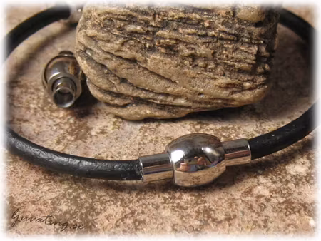 Magnetlås i rostfritt stål ca 16x8mm hål ca 3 mm