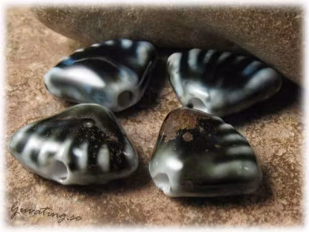 Pärla i keramik mussla blågrön ca 23x17 mm