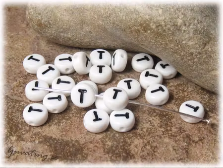 Bokstavspärla T i acryl  20-pack ca 7 mm