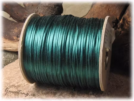 Mörk grön Rattail / Satincord tjocklek ca 2 mm