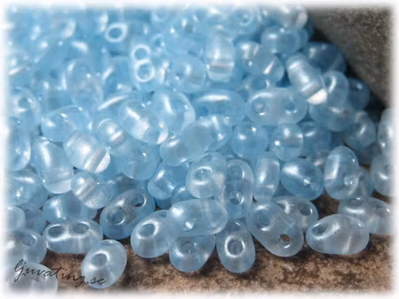 Twin beads crystal ljus blå ca 2,5x5 mm