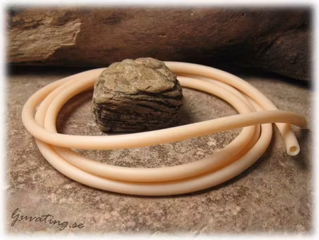 Ihålig rund gummislang tjocklek ca 4 mm