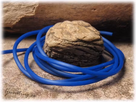 Gummislang rund ihålig mörkblå tjocklek ca 2 mm