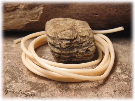 Gummislang rund ihålig tjocklek ca 2 mm