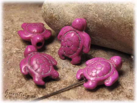 Sköldpadda i lila howlite ca 18x15 mm