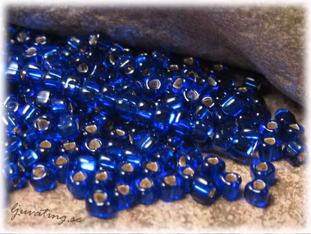 Miyuki triangel cobolt blå silverlined 8/0