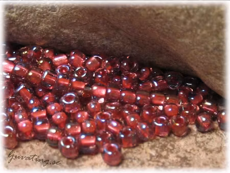 Miyuki triangel dark rose 8/0