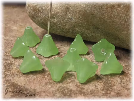 Liten änglakjol grön 10-pack ca 9x7 mm