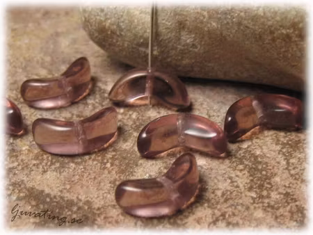 Änglavinge tjeckiskt glas plommonlila ca 13,5x6 mm
