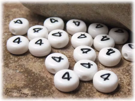 Pärlor siffran 4 i acryl  20-pack ca 7 mm
