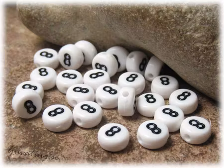 Pärlor siffran 8 i acryl  20-pack ca 7 mm