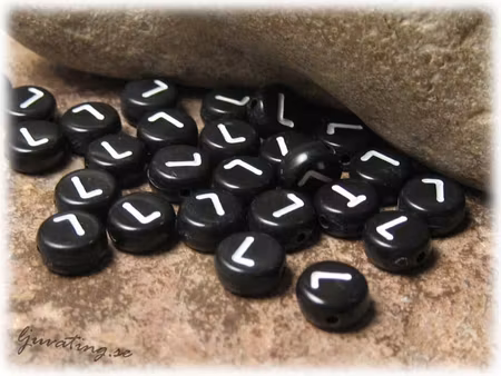 Bokstavspärla L i acryl svart 20-pack ca 7 mm