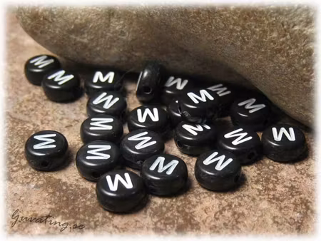 Bokstavspärla M i acryl svart 20-pack ca 7 mm