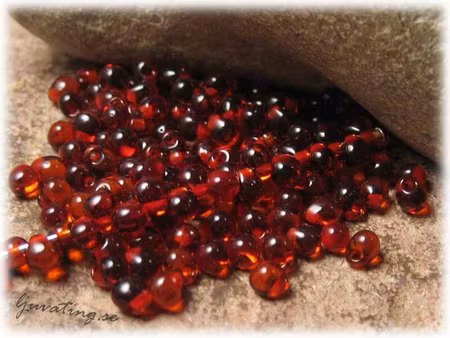 Miyuki droppar ruby redlined ca 3,4 mm