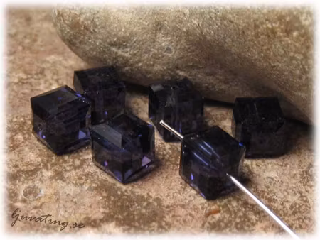 Kub purple velvet Swarovski 1 styck 8x8 mm