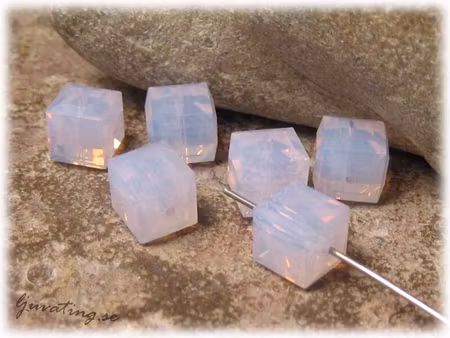 Kub rose water opal Swarovski 1 styck 8x8 mm
