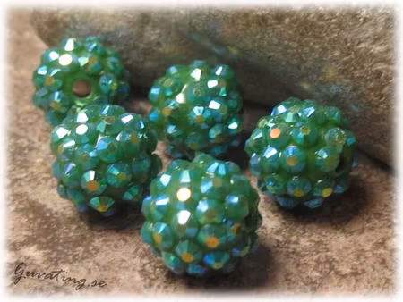 Emerald AB glitterboll i resin / acryl ca 14 mm